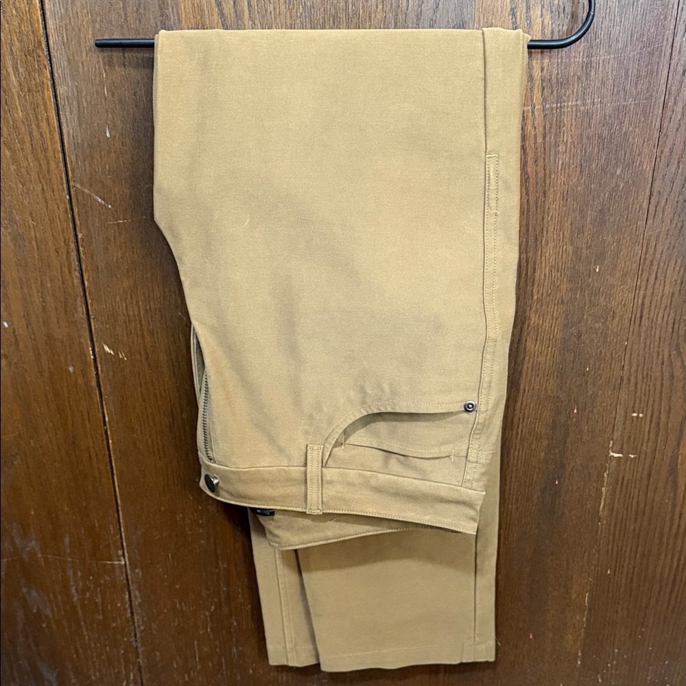 lululemon athletica Men's Utilitech Khaki/Tan Chinos